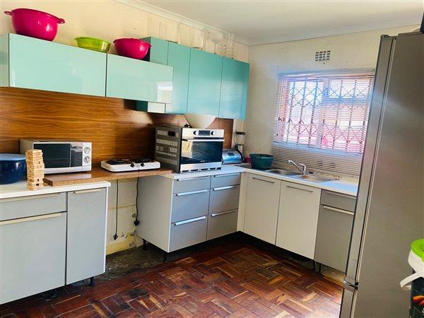 3 Bedroom Property for Sale in Sabata Dalindyebo Square Western Cape